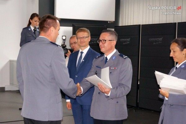 Częstochowa wzorowo przyjęła Papieża, Prezydent Krzysztof Matyjaszczyk pogratulował częstochowskim policjantom i pracownikom cywilnym
