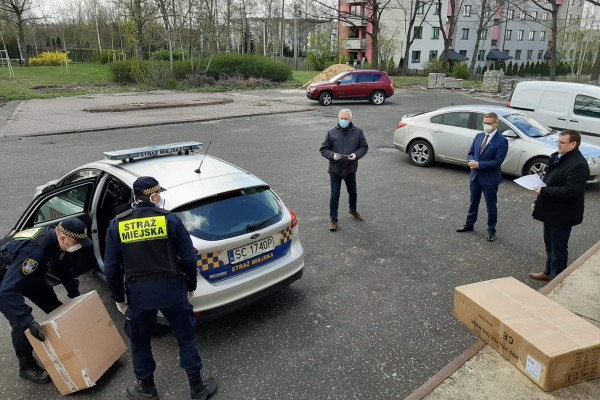 Prezydent Częstochowy przekazał środki ochronne Straży Miejskiej