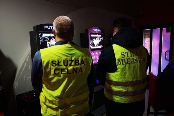 Częstochowscy strażnicy miejscy ujawnili kolejne nielegalne automaty do gier