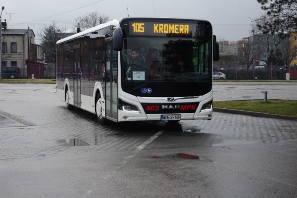 W Częstochowie testują dwa nowoczesne autobusy - elektryczny i hybrydowy