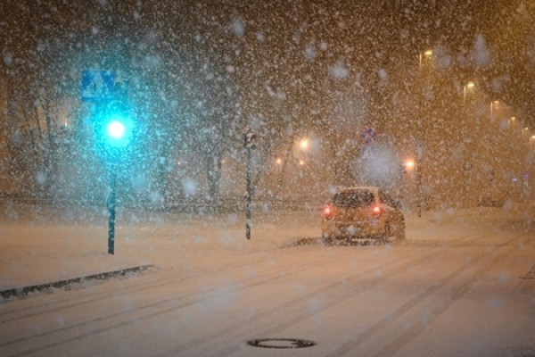 Na częstochowskich drogach trwa walka ze śniegiem