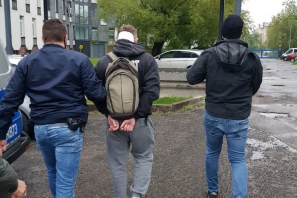 Kolejni poszukiwani listami gończymi wytropieni przez częstochowskich policjantów