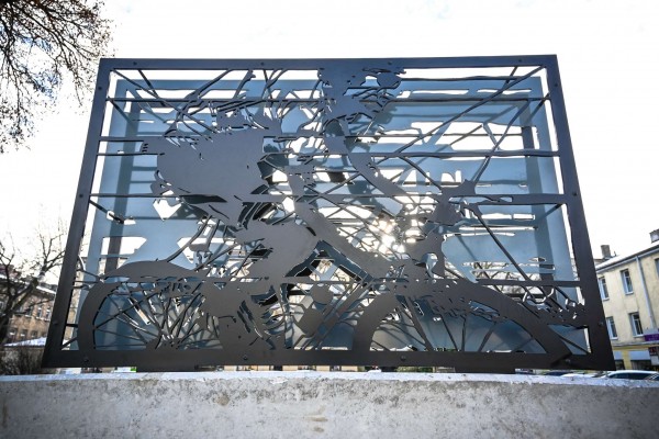 W Częstochowie instalacja artystyczna wyznaczyła nowe miejsce spotkań rowerzystów