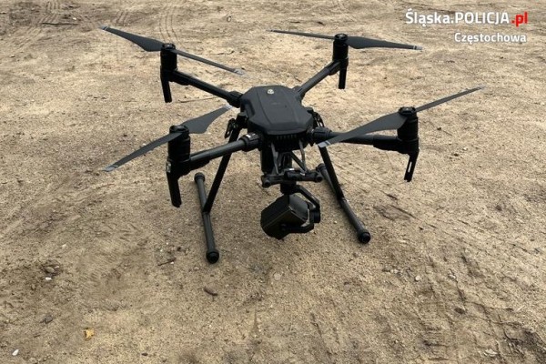 Policyjny dron wspomagał akcję "Bezpieczny pieszy" w Częstochowie