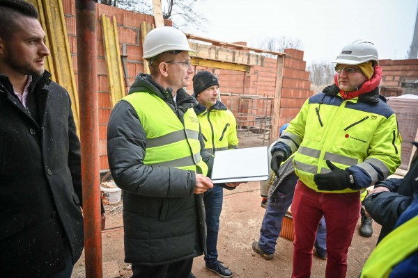 W Gnaszynie budują przedszkole. Stoją już pierwsze ściany nowego budynku (zdjęcia)