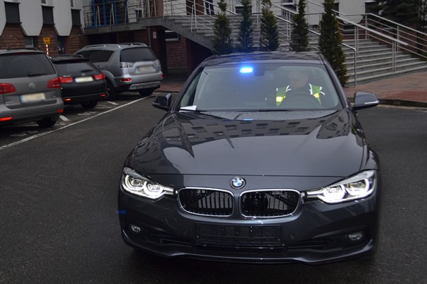 Częstochowscy policjanci eskortowali do szpitala samochód z chorym dzieckiem