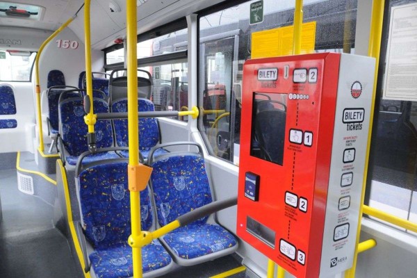 Autobusy wracają na ulice Bohaterów Katynia i Zesłańców Sybiru