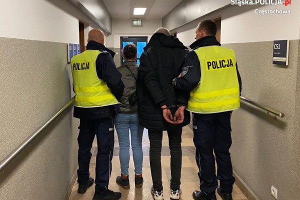 Pijana para z Ukrainy próbowała wręczyć łapówkę częstochowskim policjantom