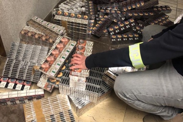 Częstochowscy policjanci przechwycili duże ilości lewych papierosów