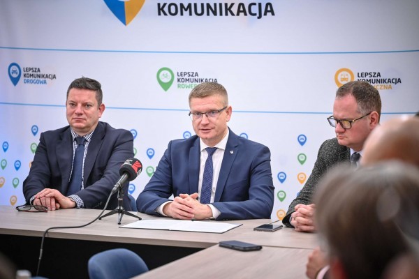 Wiceminister Koperski w Częstochowie o rządowym wsparciu na samorządowe inwestycje w drogi lokalne