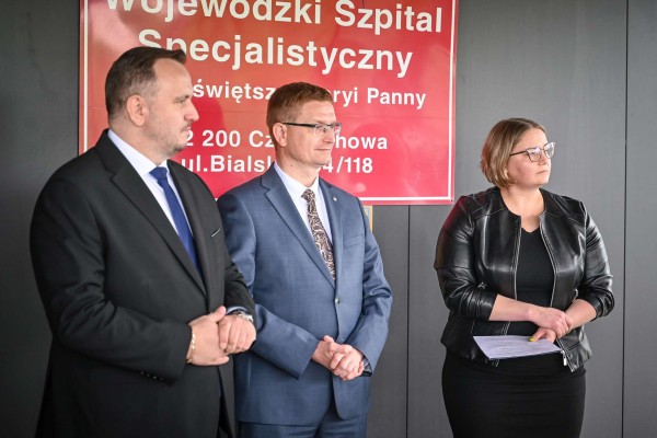 Marszałek Chełstowski wspólnie z prezydentem Częstochowy odwiedzili szpital na Parkitce. Było o inwestycjach i współpracy