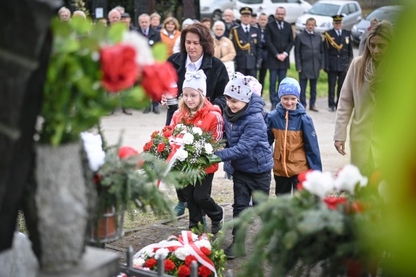 W Gnaszynie upamiętniono 80. rocznicę egzekucji dziesięciu Polaków